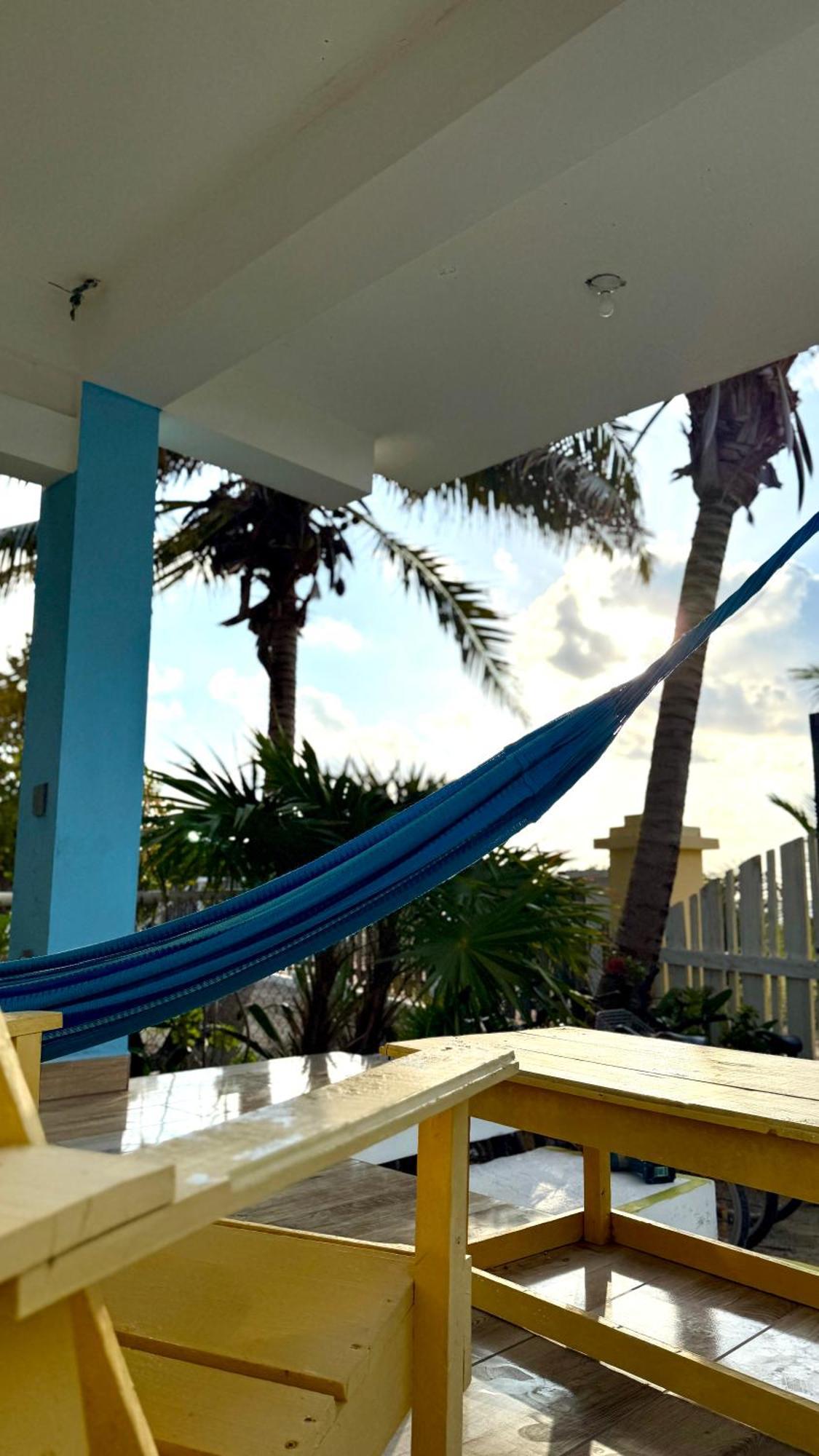 Hotel The Novelo Caye Caulker Esterno foto